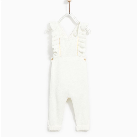 Zara Other - Zara 3/4t knit overalls with ruffle trim